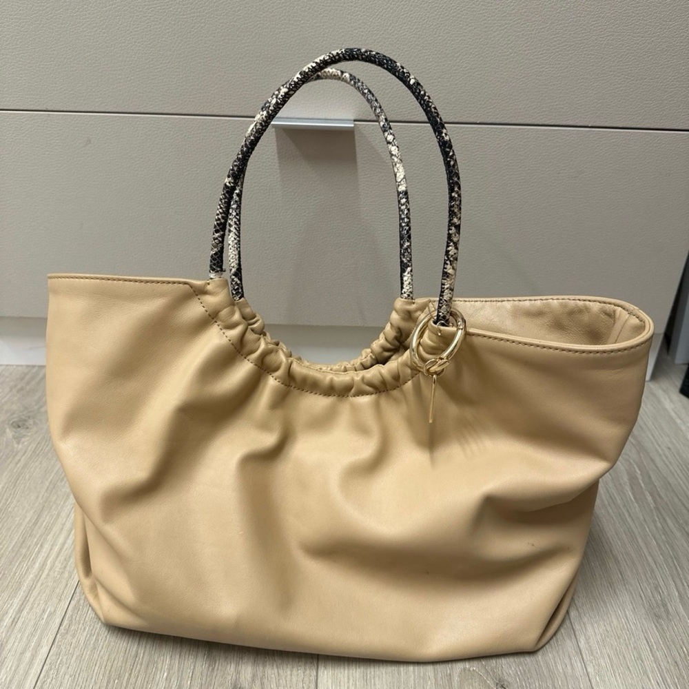 Tan everyday women’s bag